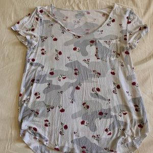 Hollister camouflage T-shirt with flower design